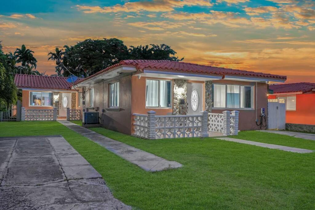 Escape Gameroom, Bar, Bbq, Spacious,King Bed, All Luxury Mattresses, Near Beach, 6 Blocks Away From Bars, Nite Clubs, Res, Shops ميامي المظهر الخارجي الصورة